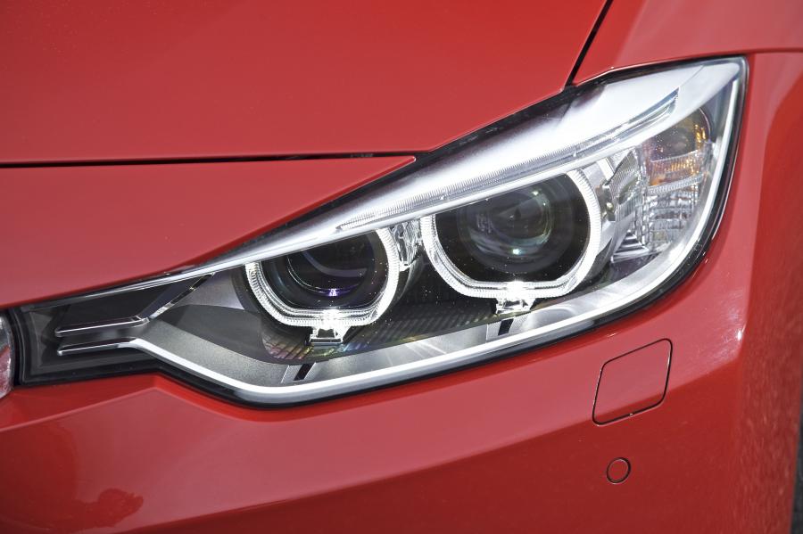  BMW 320d Sport 2012 года  (UK) (фото 9 из 28)